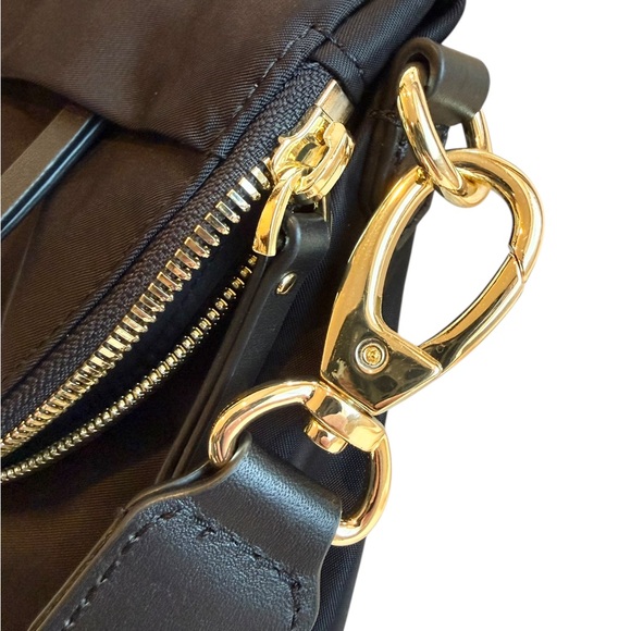 NWT Quince Revive Nylon Foldover Crossbody in Black - Picture 4 of 9